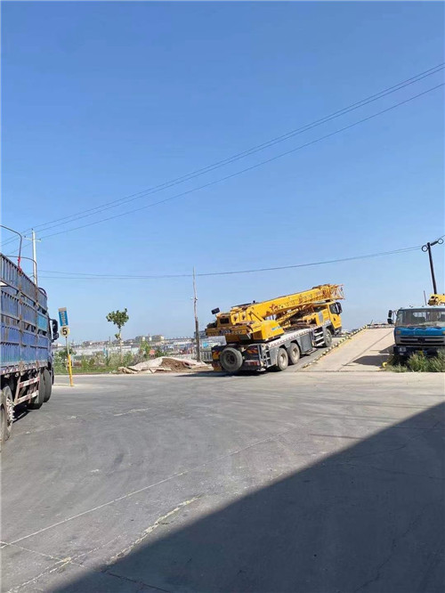 怀仁市25吨吊车的租赁价格大概是多少？