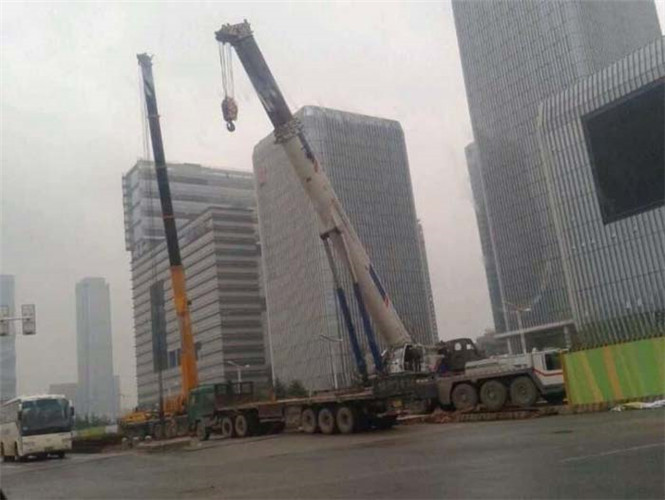 怀仁市“自动找平”—— 吊车的 “平地神器” 技术