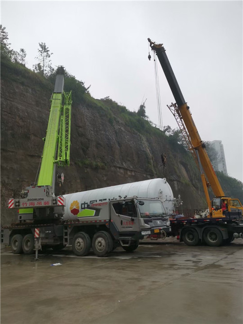 怀仁市“不怕风雨冻”—— 吊车的 “恶劣环境适应” 技术
